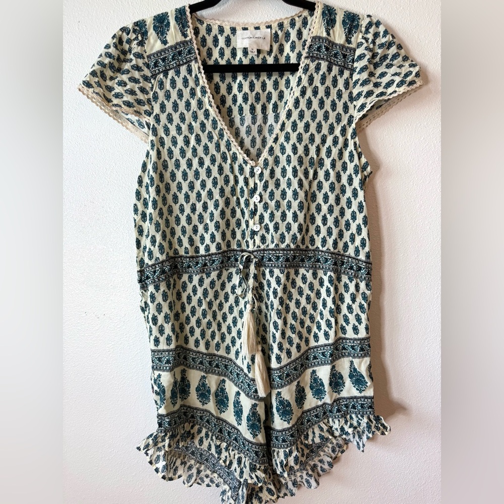 Cotton Candy Blue and Cream Patterned Top